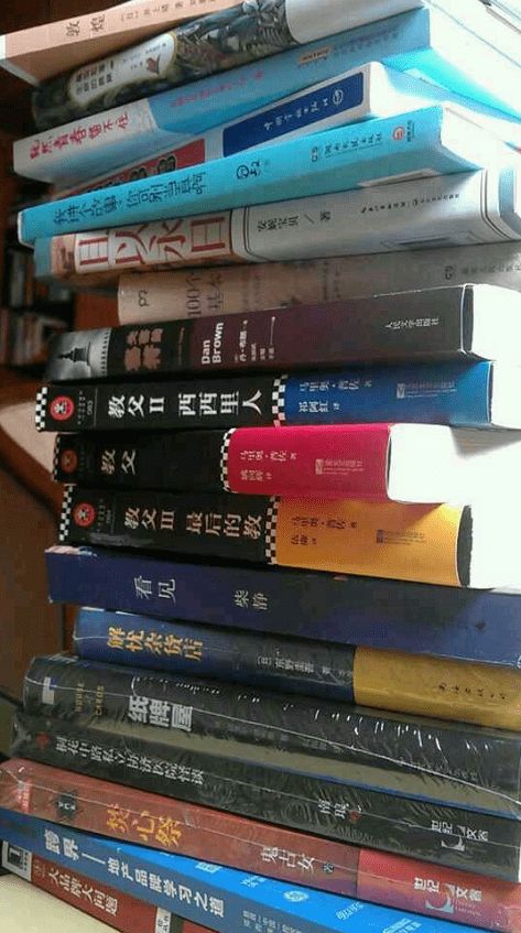 整理閑置日用品，傳遞愛(ài)心在義賣